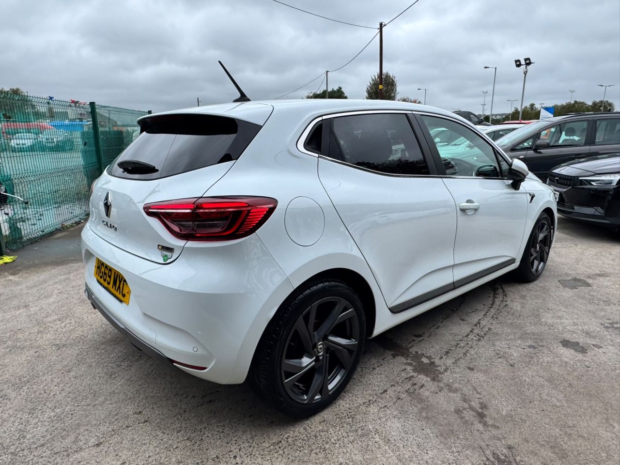 2020 RENAULT CLIO 1.0 TCe RS Line Hatchback 5dr Petrol Manual Euro 6 (s/s) (100 ps) - vehicle photo 5 for sale on PureCar
