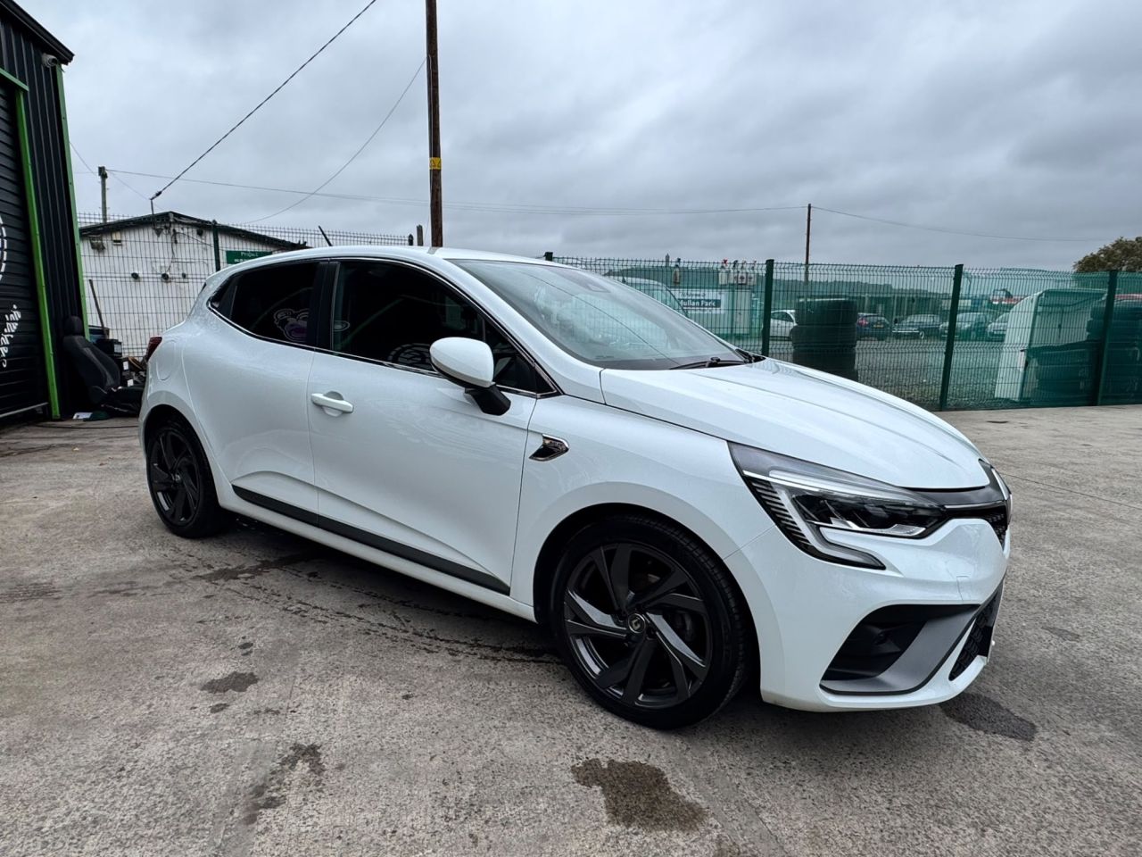 2020 RENAULT CLIO 1.0 TCe RS Line Hatchback 5dr Petrol Manual Euro 6 (s/s) (100 ps) - vehicle photo 8 for sale on PureCar