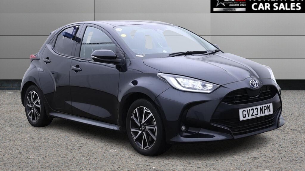 2023 Toyota Yaris — image 1