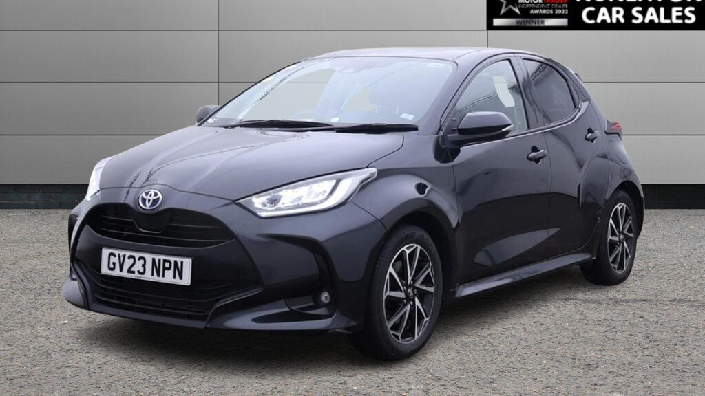2023 Toyota Yaris — image 5