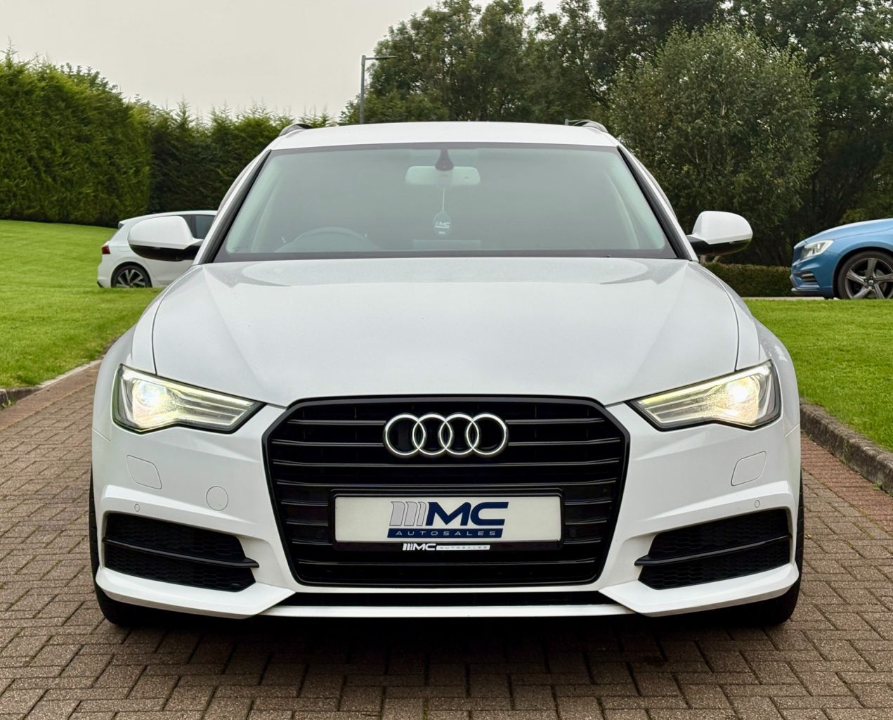 2016 AUDI A6 AVANT 2.0 TDI ultra SE Executive Estate 5dr Diesel S Tronic Euro 6 (s/s) (190 ps) - vehicle photo 10 for sale on PureCar