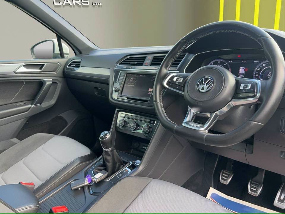 2016 VOLKSWAGEN TIGUAN 2.0 TDI BlueMotion Tech R-Line SUV 5dr Diesel Manual Euro 6 (s/s) (150 ps) - vehicle photo 9 for sale on PureCar