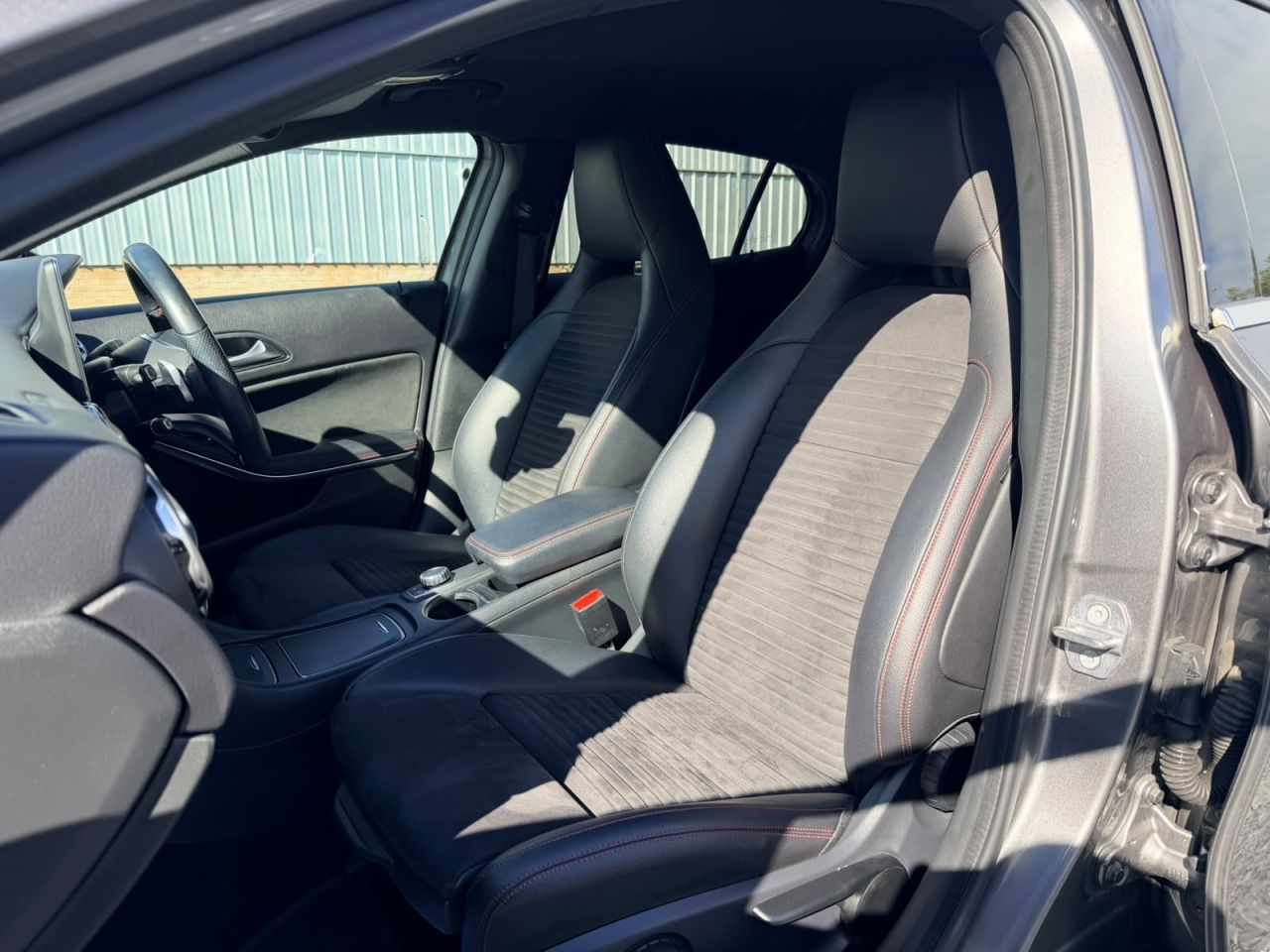 2018 MERCEDES GLA 2.1 GLA220d AMG Line SUV 5dr Diesel 7G-DCT 4MATIC Euro 6 (s/s) (177 ps) - vehicle photo 12 for sale on PureCar