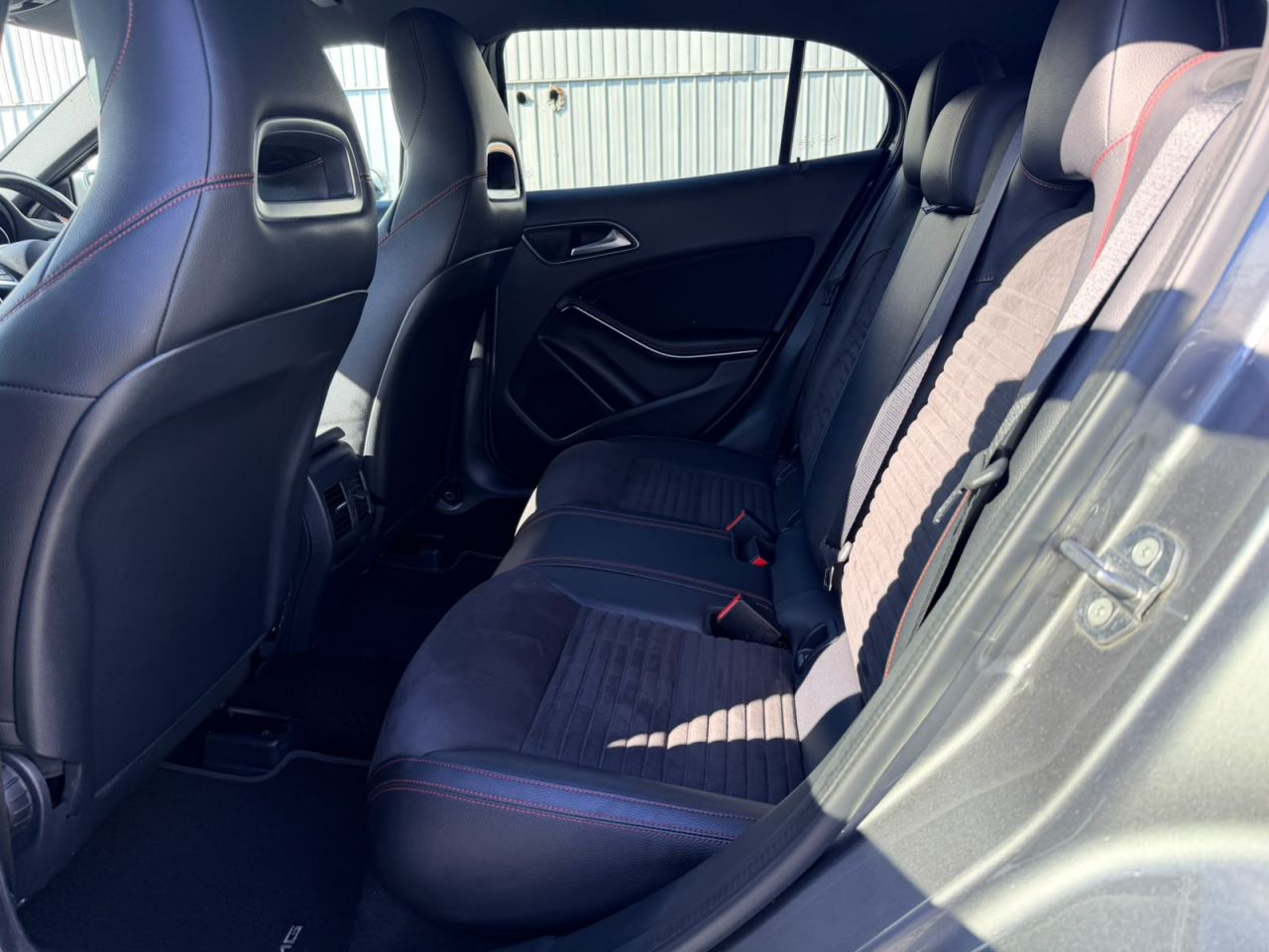 2018 MERCEDES GLA 2.1 GLA220d AMG Line SUV 5dr Diesel 7G-DCT 4MATIC Euro 6 (s/s) (177 ps) - vehicle photo 14 for sale on PureCar
