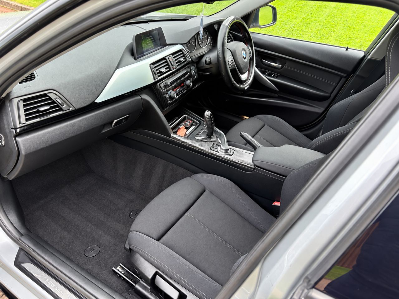 2014 BMW 3 SERIES 2.0 320d Sport Touring 5dr Diesel Auto xDrive Euro 5 (s/s) (184 ps) - vehicle photo 11 for sale on PureCar