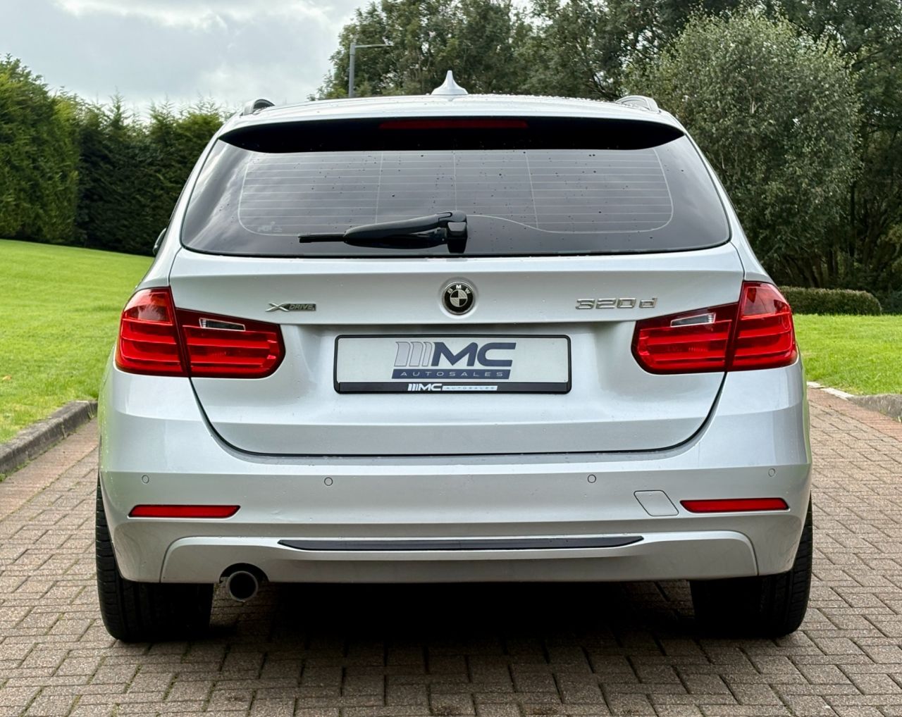 2014 BMW 3 SERIES 2.0 320d Sport Touring 5dr Diesel Auto xDrive Euro 5 (s/s) (184 ps) - vehicle photo 9 for sale on PureCar