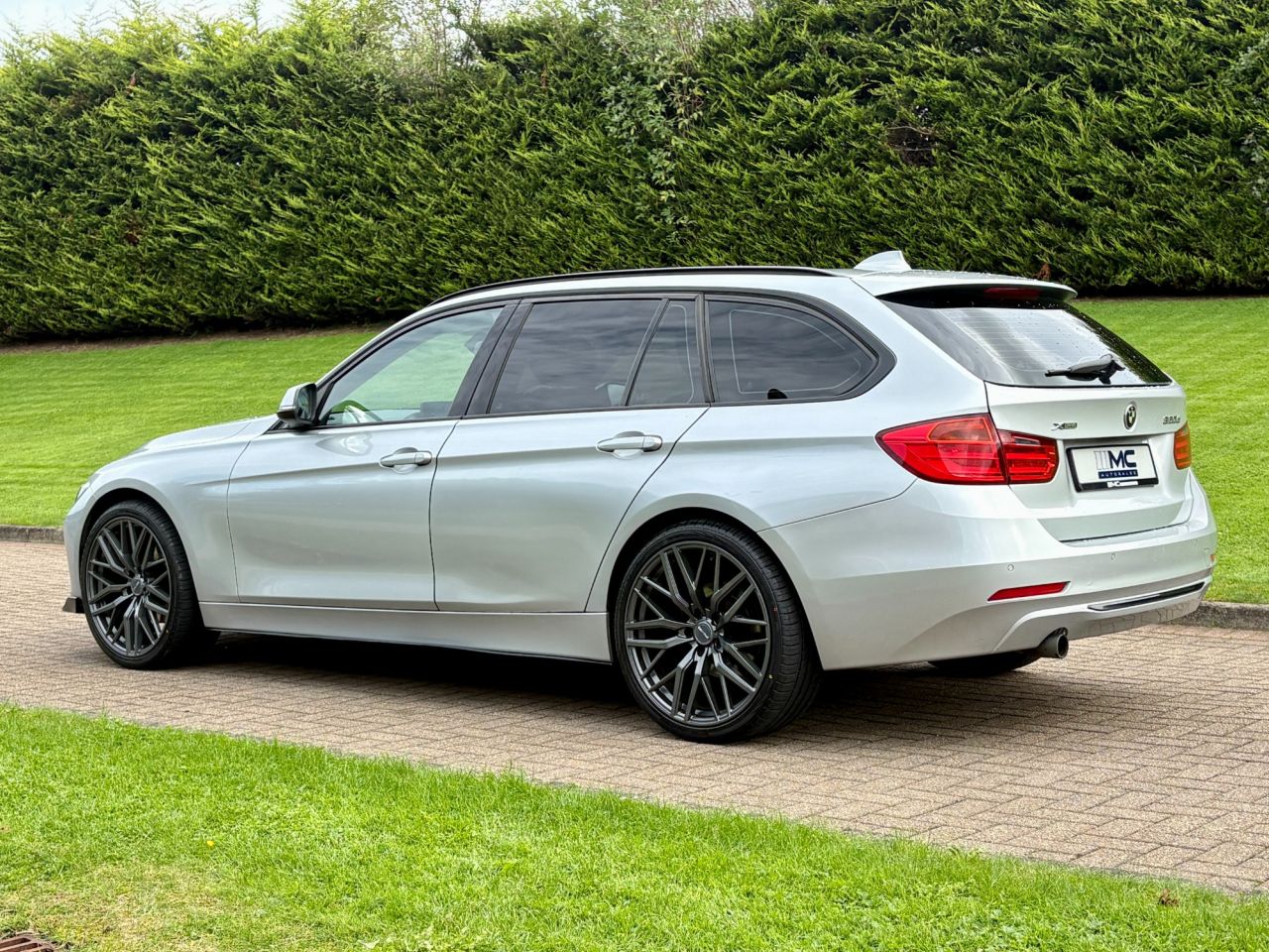 2014 BMW 3 SERIES 2.0 320d Sport Touring 5dr Diesel Auto xDrive Euro 5 (s/s) (184 ps) - vehicle photo 6 for sale on PureCar