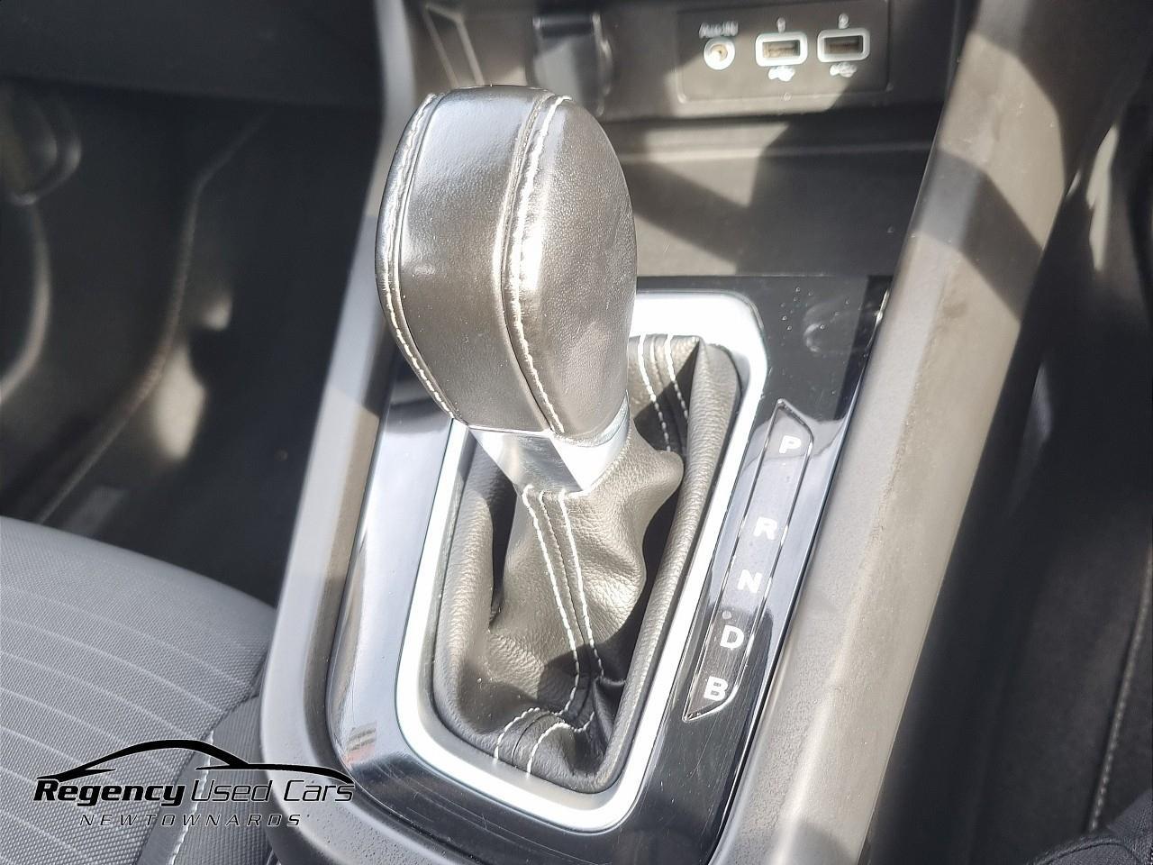 2022 RENAULT ARKANA 1.6 E-TECH Iconic Auto 2WD Euro 6 (s/s) 5dr - vehicle photo 12 for sale on PureCar