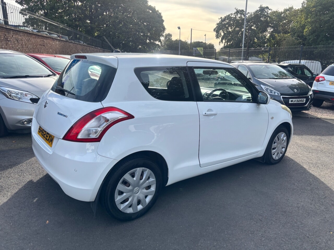 2012 SUZUKI SWIFT 1.2 SZ2 Hatchback 3dr Petrol Manual Euro 5 (94 ps) - vehicle photo 7 for sale on PureCar