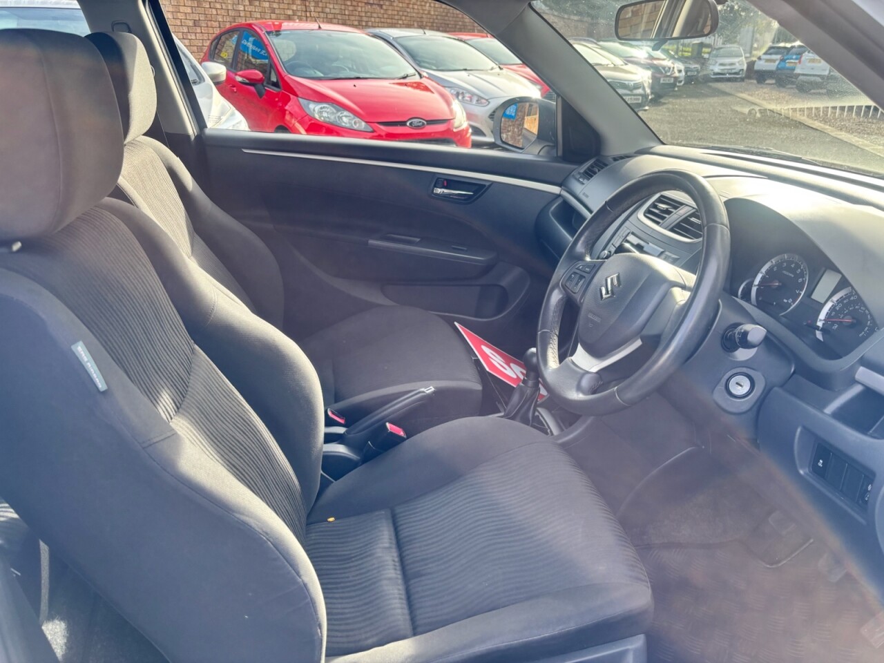 2012 SUZUKI SWIFT 1.2 SZ2 Hatchback 3dr Petrol Manual Euro 5 (94 ps) - vehicle photo 9 for sale on PureCar