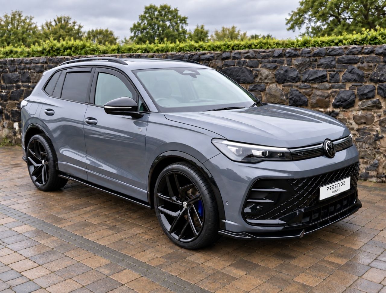 2024 VOLKSWAGEN TIGUAN 1.5 eTSI MHEV R-Line SUV 5dr Petrol Hybrid DSG Euro 6 (s/s) (150 ps) - vehicle photo 4 for sale on PureCar