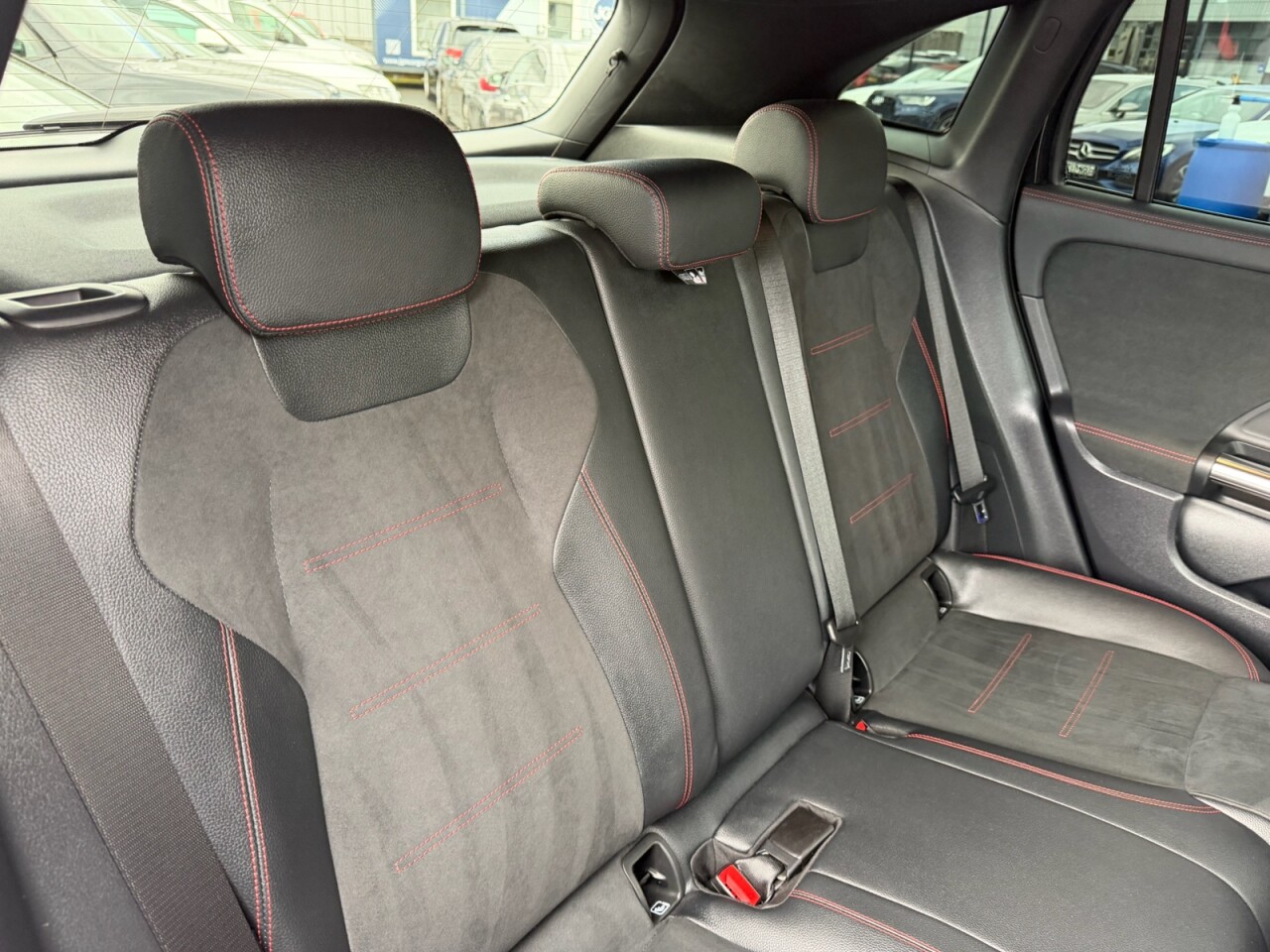 2021 MERCEDES GLA 1.3 GLA180 AMG Line (Premium) SUV 5dr Petrol 7G-DCT Euro 6 (s/s) (136 ps) - vehicle photo 4 for sale on PureCar