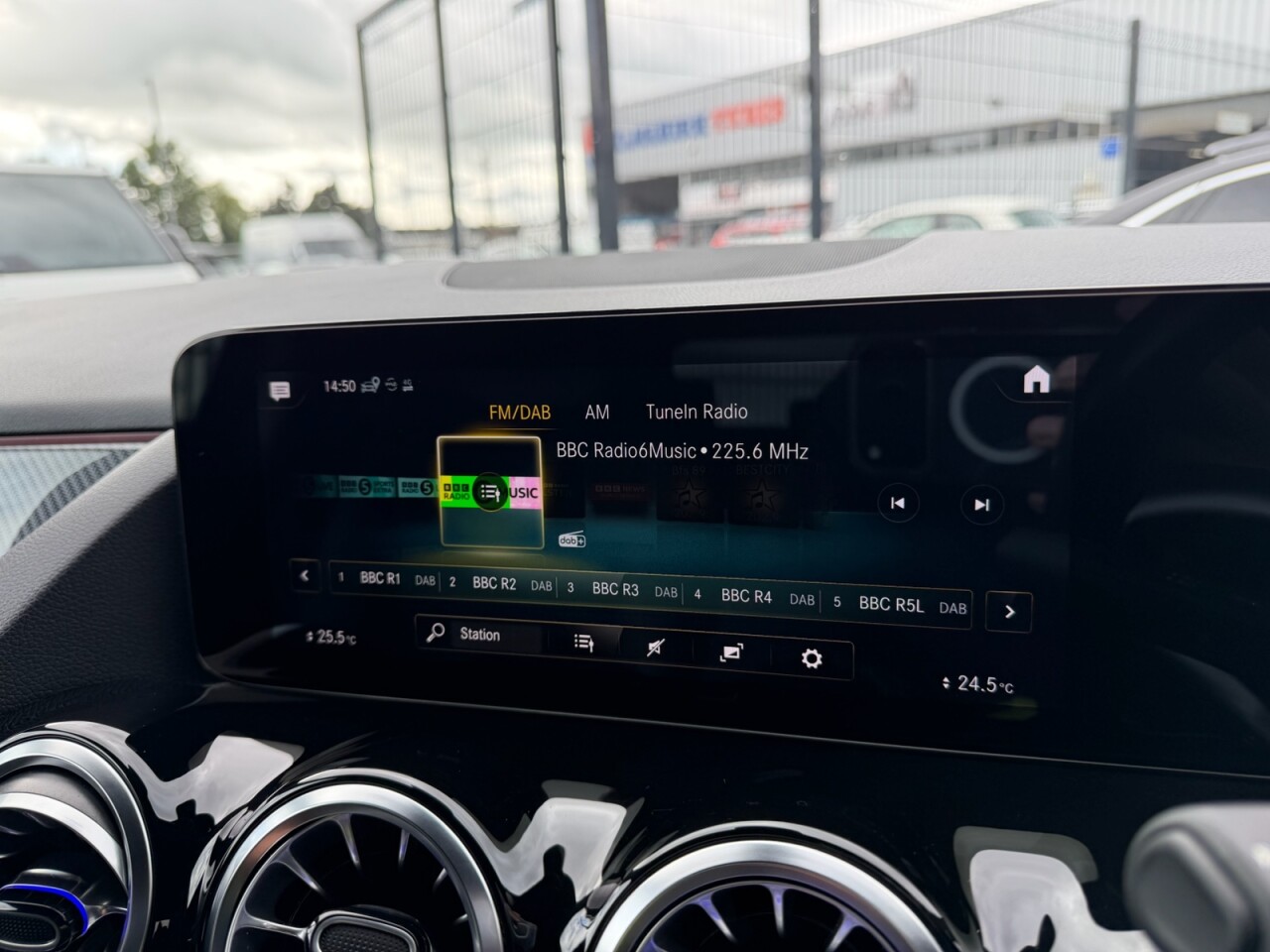 2021 MERCEDES GLA 1.3 GLA180 AMG Line (Premium) SUV 5dr Petrol 7G-DCT Euro 6 (s/s) (136 ps) - vehicle photo 20 for sale on PureCar