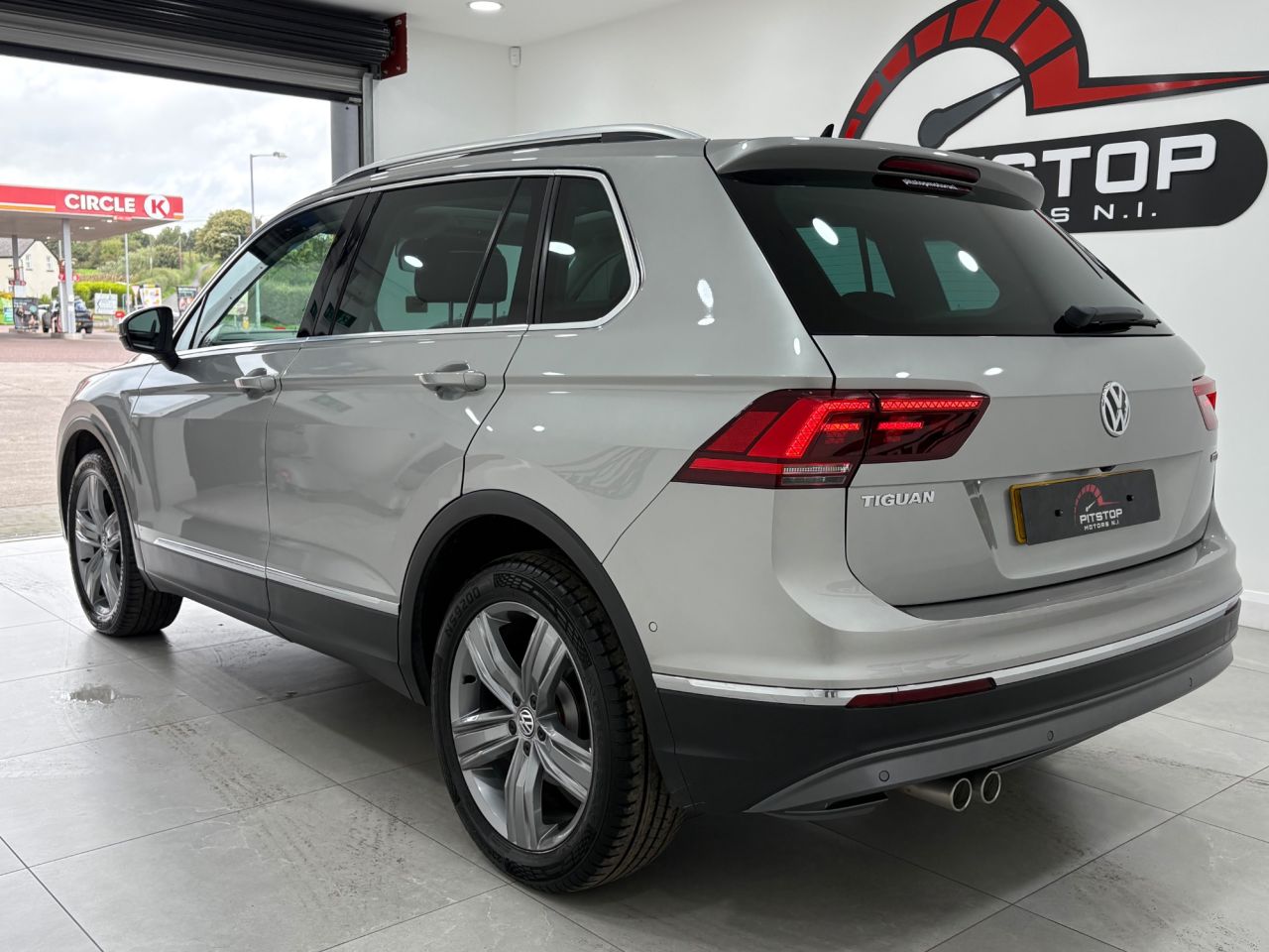 2019 VOLKSWAGEN TIGUAN 2.0 TDI SEL SUV 5dr Diesel DSG 4Motion Euro 6 (s/s) (150 ps) - vehicle photo 10 for sale on PureCar