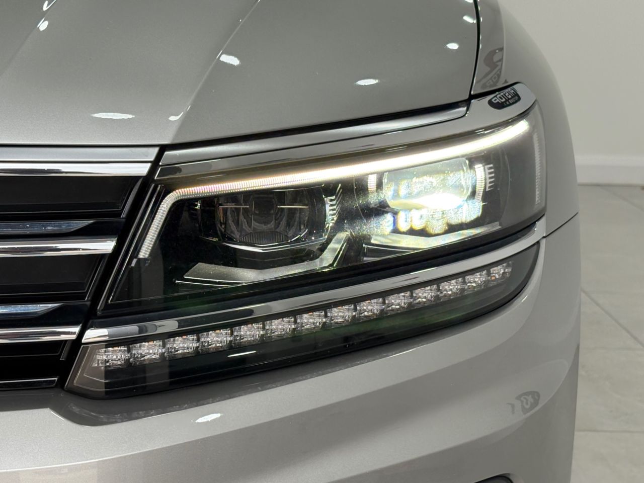 2019 VOLKSWAGEN TIGUAN 2.0 TDI SEL SUV 5dr Diesel DSG 4Motion Euro 6 (s/s) (150 ps) - vehicle photo 16 for sale on PureCar