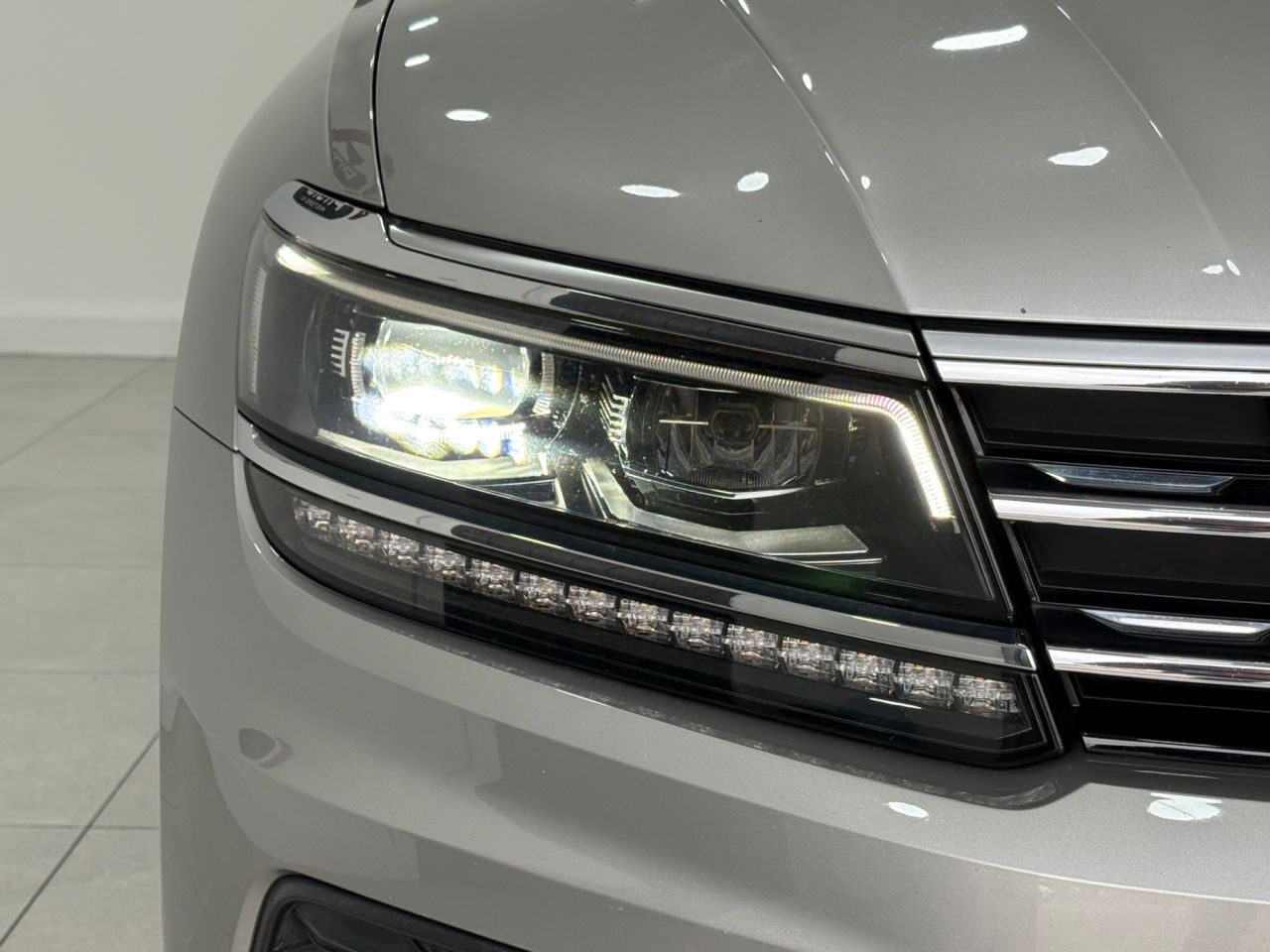 2019 VOLKSWAGEN TIGUAN 2.0 TDI SEL SUV 5dr Diesel DSG 4Motion Euro 6 (s/s) (150 ps) - vehicle photo 17 for sale on PureCar