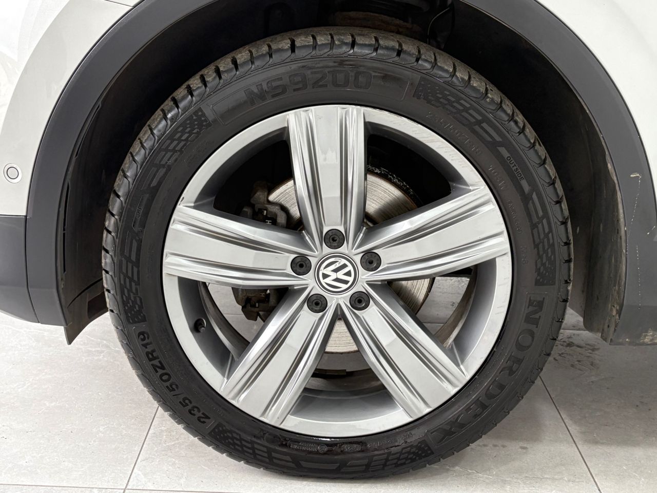 2019 VOLKSWAGEN TIGUAN 2.0 TDI SEL SUV 5dr Diesel DSG 4Motion Euro 6 (s/s) (150 ps) - vehicle photo 20 for sale on PureCar