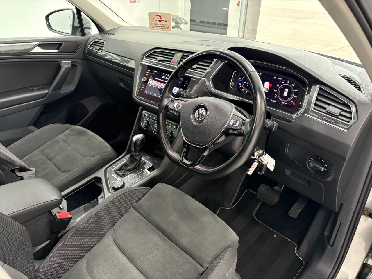 2019 VOLKSWAGEN TIGUAN 2.0 TDI SEL SUV 5dr Diesel DSG 4Motion Euro 6 (s/s) (150 ps) - vehicle photo 25 for sale on PureCar