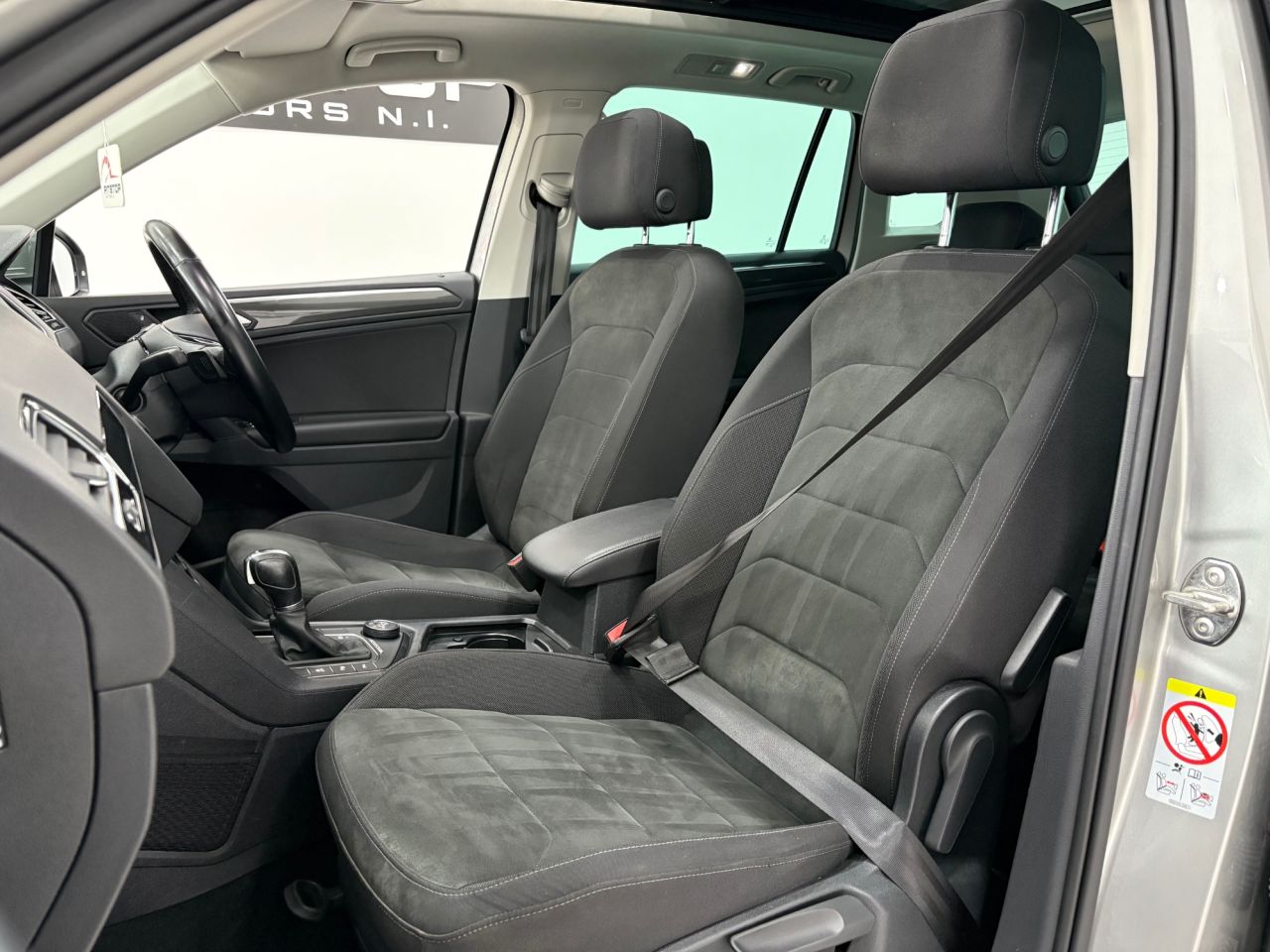 2019 VOLKSWAGEN TIGUAN 2.0 TDI SEL SUV 5dr Diesel DSG 4Motion Euro 6 (s/s) (150 ps) - vehicle photo 29 for sale on PureCar