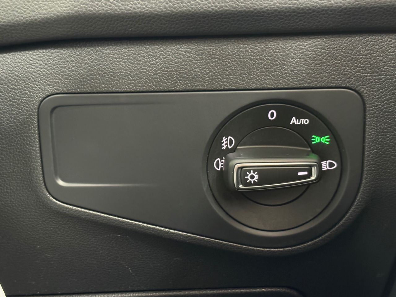 2019 VOLKSWAGEN TIGUAN 2.0 TDI SEL SUV 5dr Diesel DSG 4Motion Euro 6 (s/s) (150 ps) - vehicle photo 38 for sale on PureCar
