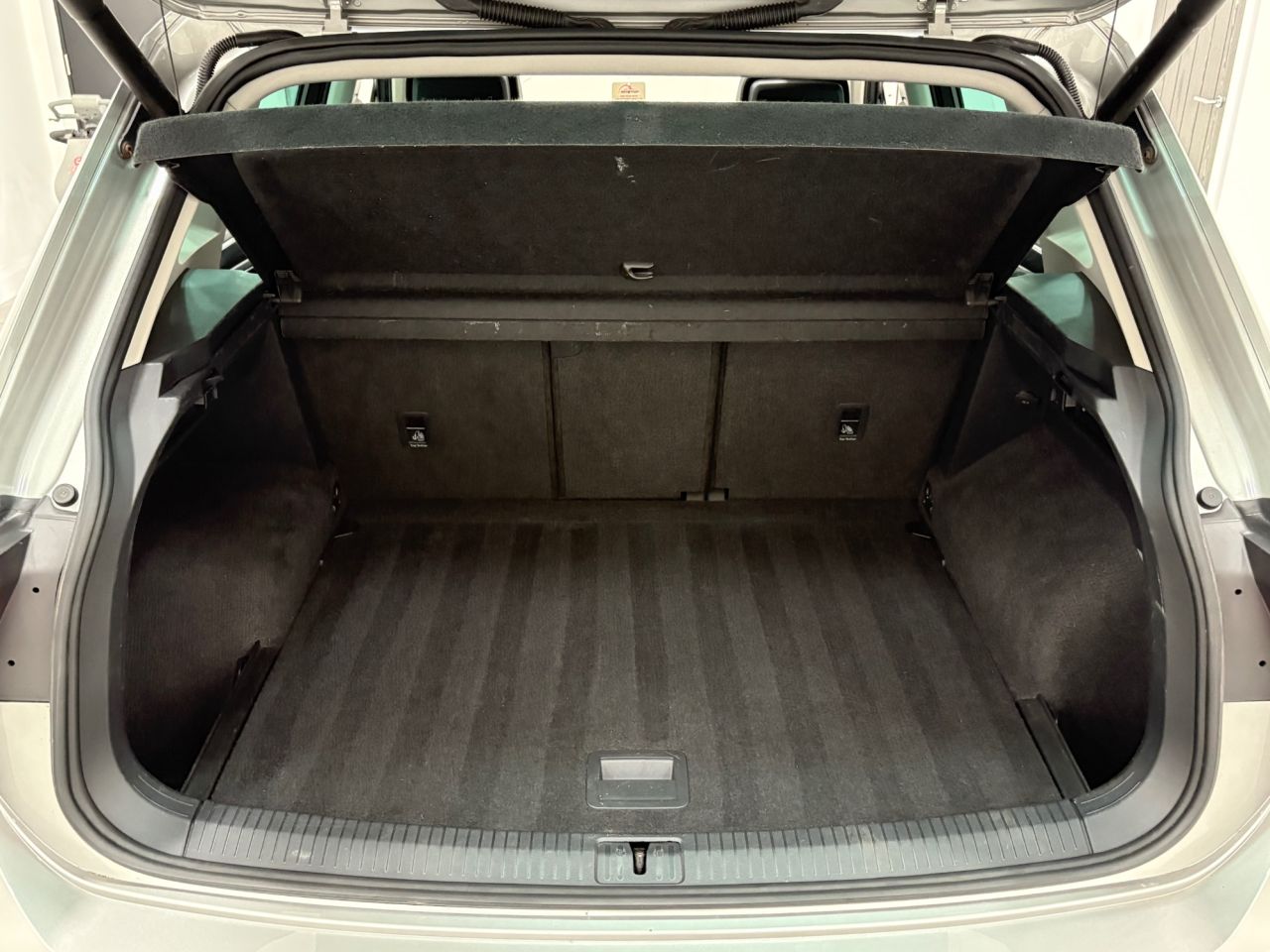 2019 VOLKSWAGEN TIGUAN 2.0 TDI SEL SUV 5dr Diesel DSG 4Motion Euro 6 (s/s) (150 ps) - vehicle photo 56 for sale on PureCar