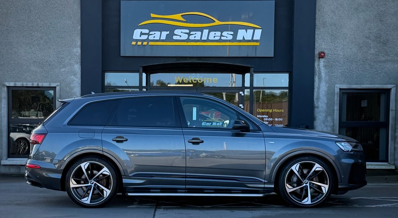 2022 AUDI Q7 Black Edition - vehicle photo 3 for sale on PureCar