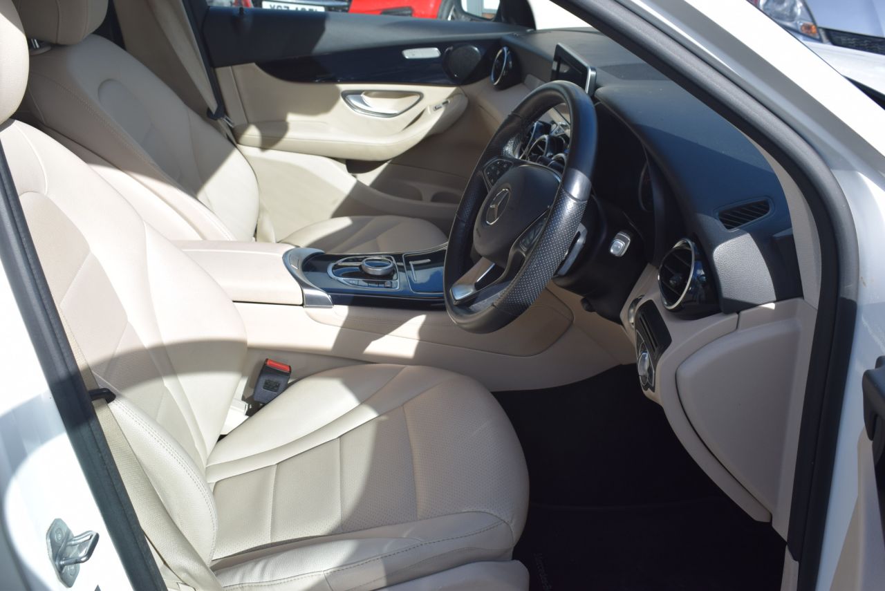2019 MERCEDES GLC 2.1 GLC220d Urban Edition SUV 5dr Diesel G-Tronic+ 4MATIC Euro 6 (s/s) (170 - vehicle photo 14 for sale on PureCar