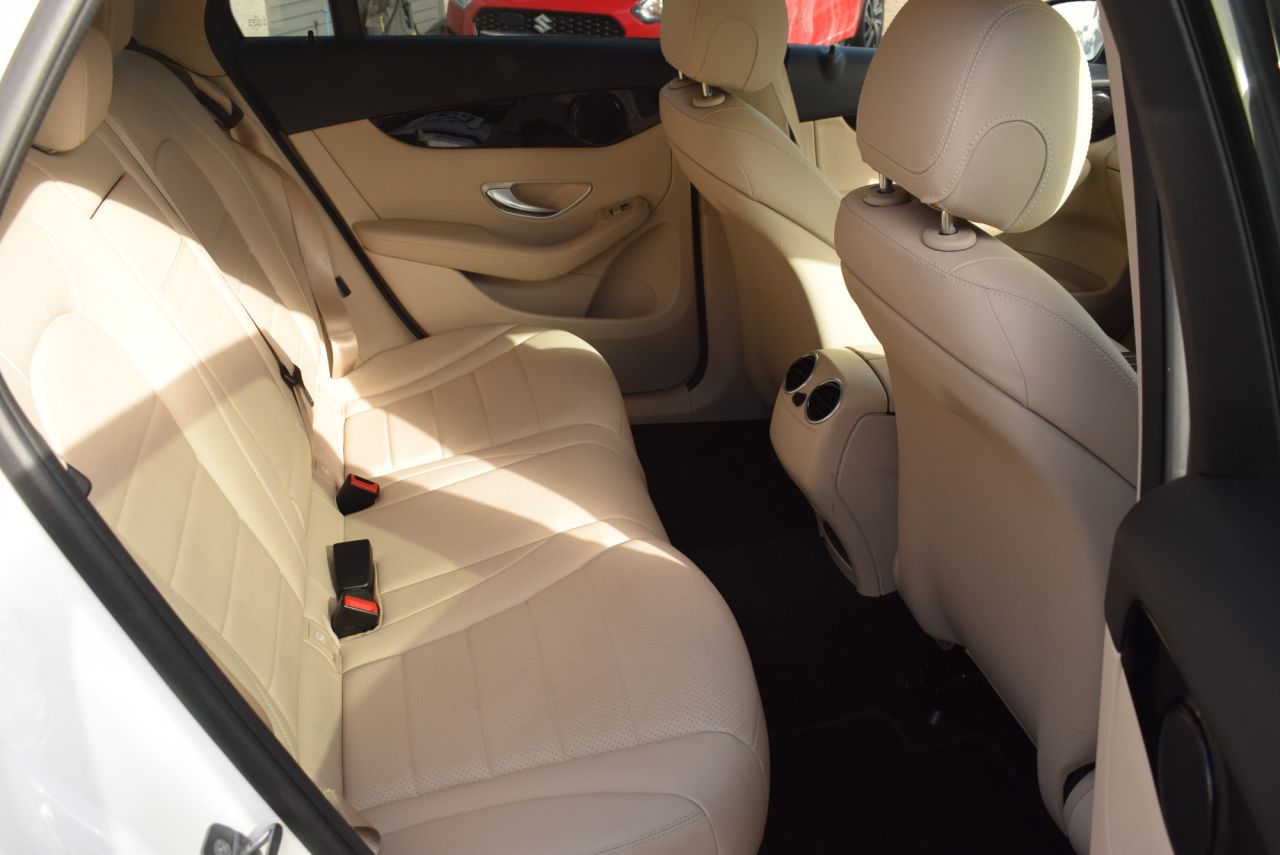 2019 MERCEDES GLC 2.1 GLC220d Urban Edition SUV 5dr Diesel G-Tronic+ 4MATIC Euro 6 (s/s) (170 - vehicle photo 16 for sale on PureCar