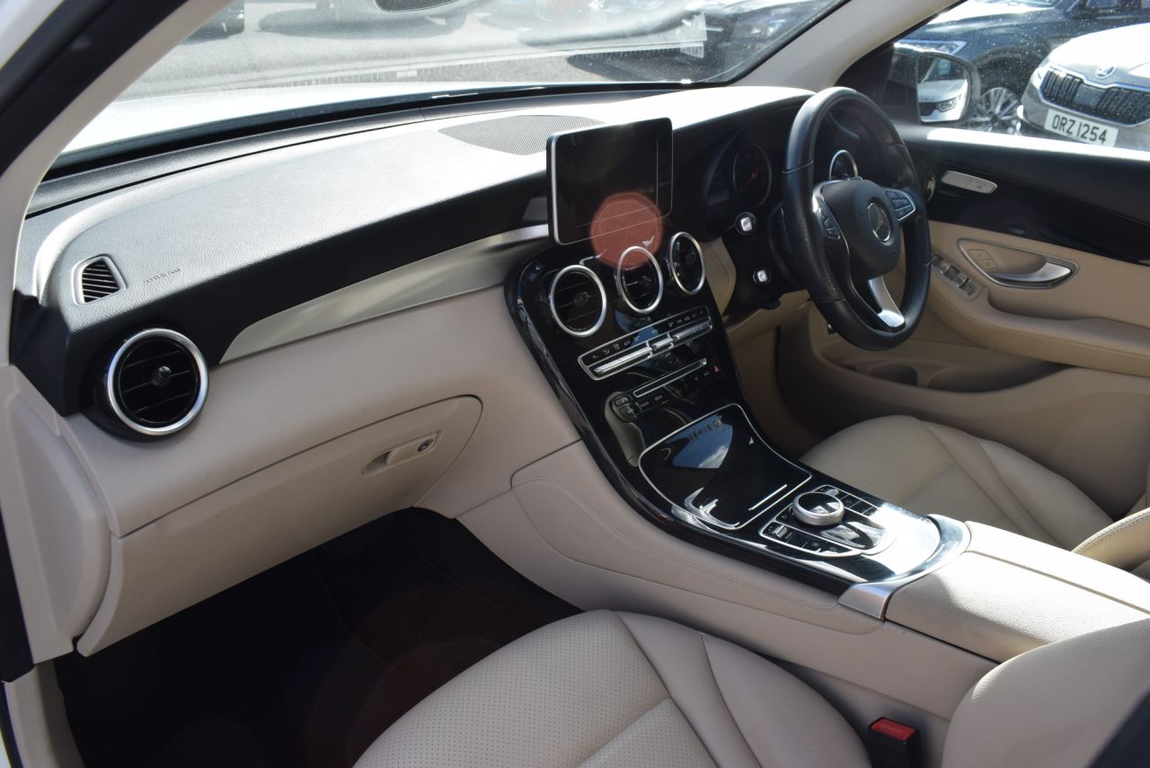 2019 MERCEDES GLC 2.1 GLC220d Urban Edition SUV 5dr Diesel G-Tronic+ 4MATIC Euro 6 (s/s) (170 - vehicle photo 19 for sale on PureCar