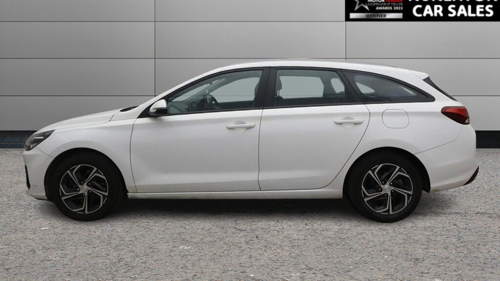 2021 Hyundai i30 — image 6
