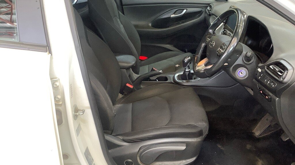 2021 Hyundai i30 — image 10