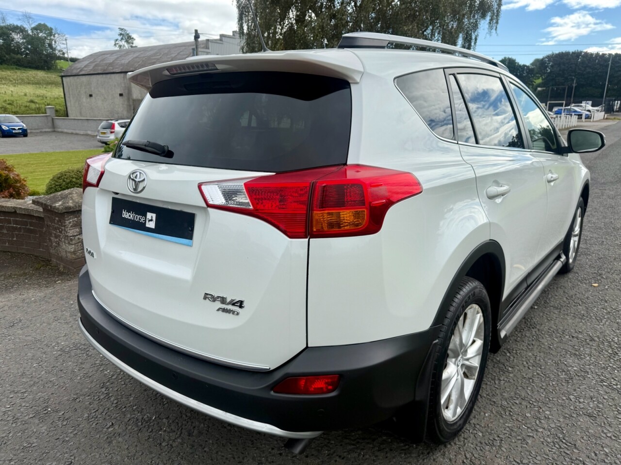 2013 TOYOTA RAV4 2.2 D-CAT Invincible Diesel Auto 4WD 150BHP - vehicle photo 5 for sale on PureCar