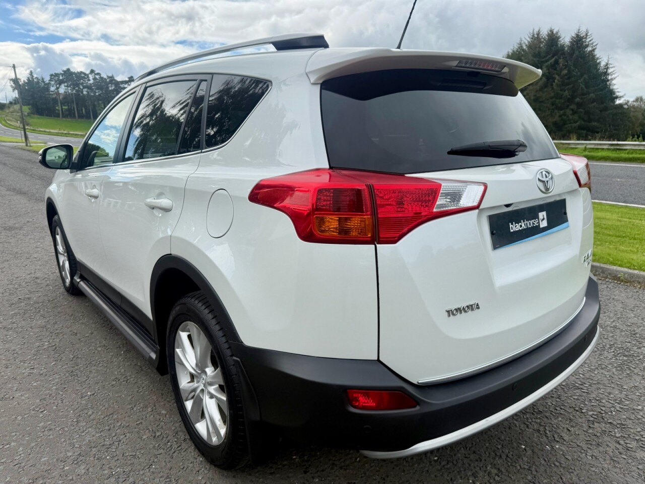 2013 TOYOTA RAV4 2.2 D-CAT Invincible Diesel Auto 4WD 150BHP - vehicle photo 6 for sale on PureCar