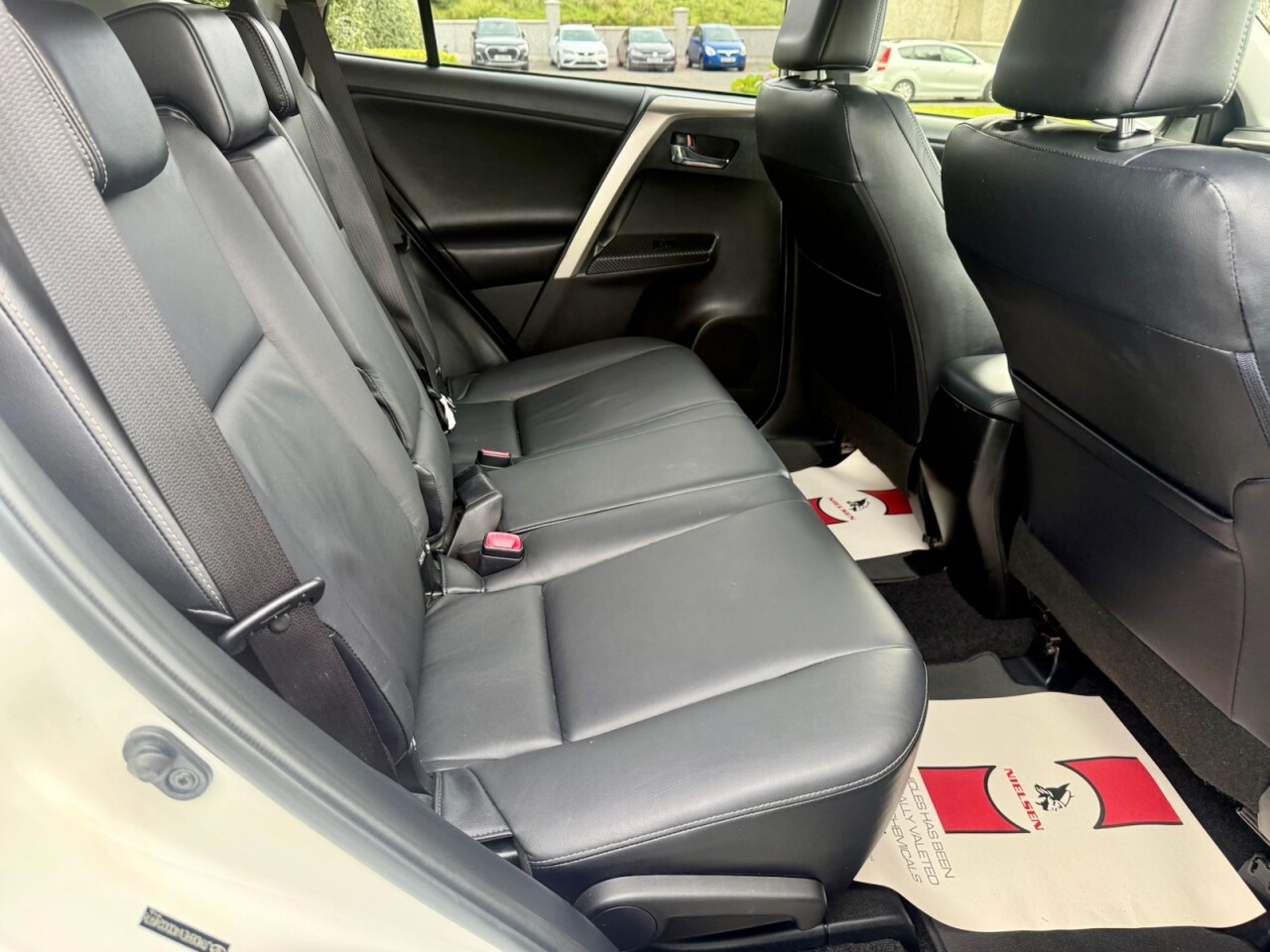 2013 TOYOTA RAV4 2.2 D-CAT Invincible Diesel Auto 4WD 150BHP - vehicle photo 9 for sale on PureCar