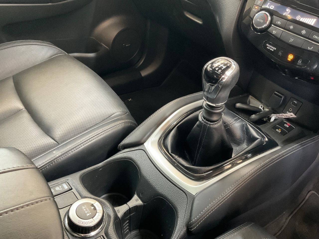 2020 NISSAN X-TRAIL 1.7 dCi Tekna SUV 5dr Diesel Manual 4WD Euro 6 (s/s) (150 ps) - vehicle photo 21 for sale on PureCar