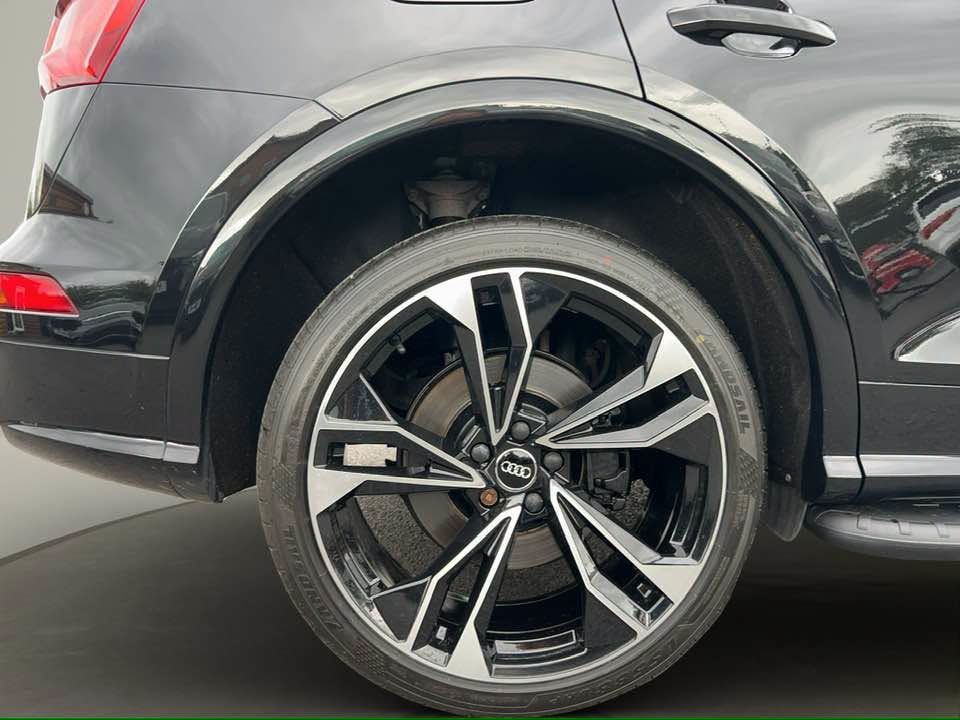 2020 AUDI Q5 Black Edition - vehicle photo 13 for sale on PureCar