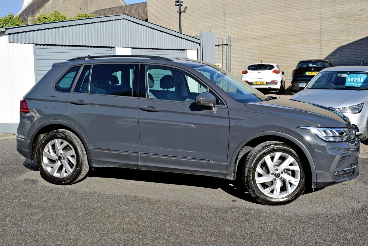 2023 VOLKSWAGEN TIGUAN 1.5 TSI Life SUV 5dr Petrol DSG Euro 6 (s/s) (150 ps) Automatic - vehicle photo 3 for sale on PureCar