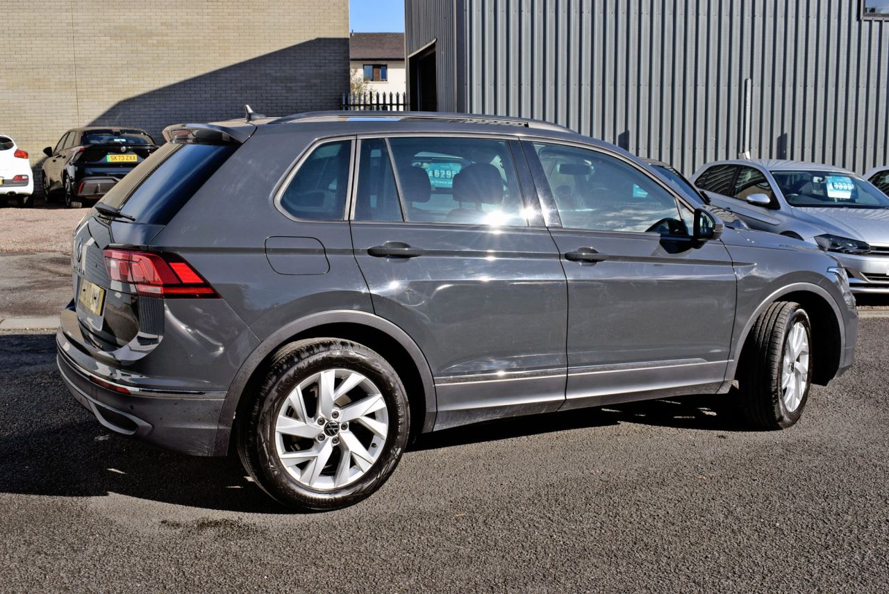 2023 VOLKSWAGEN TIGUAN 1.5 TSI Life SUV 5dr Petrol DSG Euro 6 (s/s) (150 ps) Automatic - vehicle photo 4 for sale on PureCar