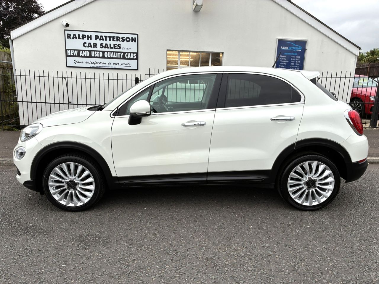 2016 FIAT 500X 1.6 MultiJetII Lounge SUV 5dr Diesel Manual Euro 6 (s/s) (120 ps) - vehicle photo 2 for sale on PureCar