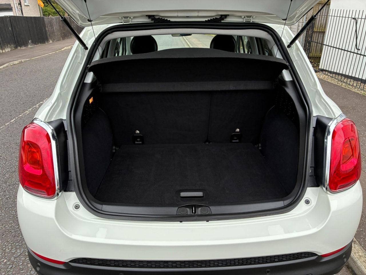 2016 FIAT 500X 1.6 MultiJetII Lounge SUV 5dr Diesel Manual Euro 6 (s/s) (120 ps) - vehicle photo 14 for sale on PureCar