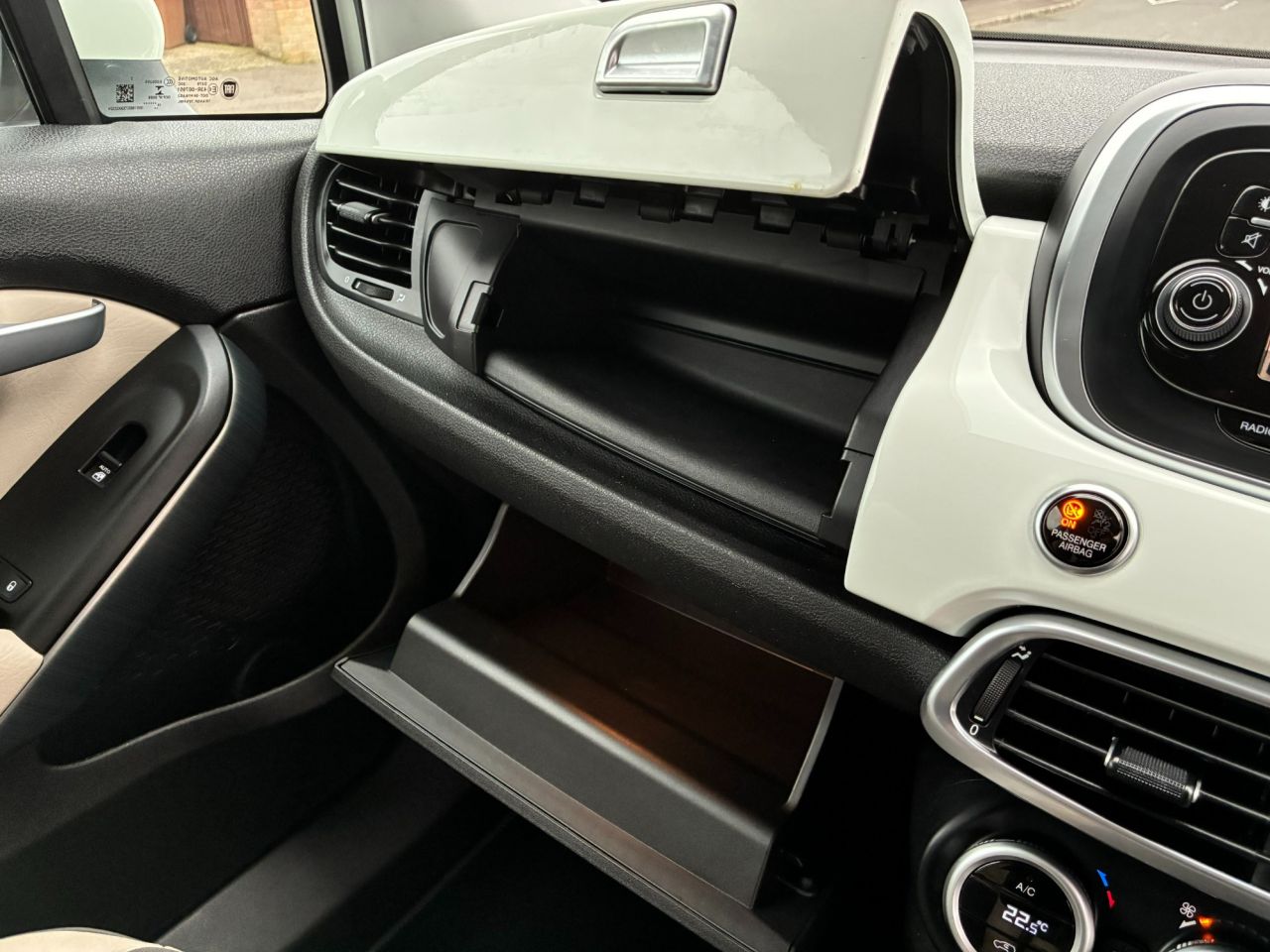 2016 FIAT 500X 1.6 MultiJetII Lounge SUV 5dr Diesel Manual Euro 6 (s/s) (120 ps) - vehicle photo 31 for sale on PureCar