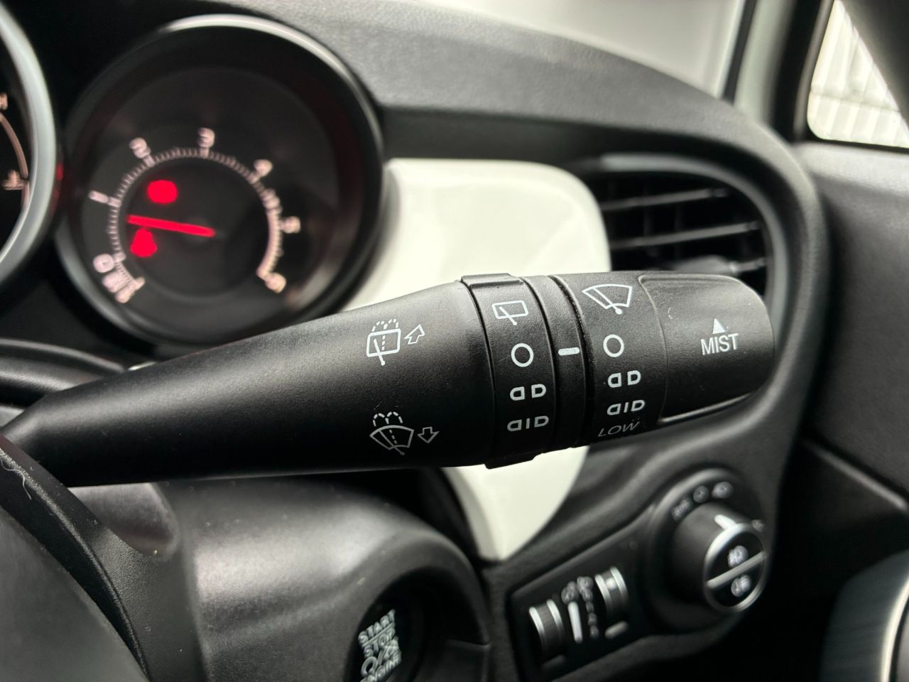 2016 FIAT 500X 1.6 MultiJetII Lounge SUV 5dr Diesel Manual Euro 6 (s/s) (120 ps) - vehicle photo 41 for sale on PureCar