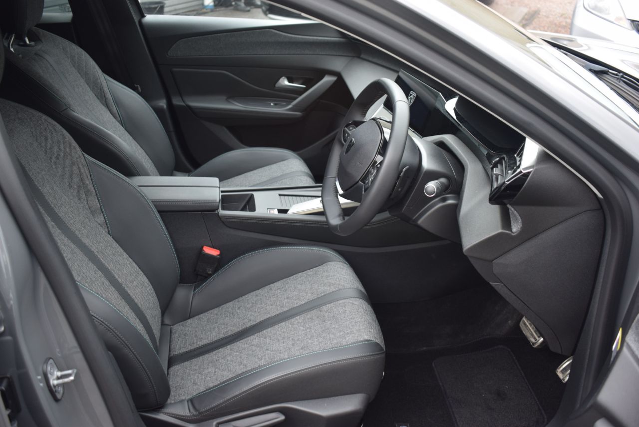 2024 PEUGEOT 1.2 PureTech Allure Fastback 5dr Petrol EAT Euro 6 (s/s) (130 ps) Apple Car - vehicle photo 16 for sale on PureCar