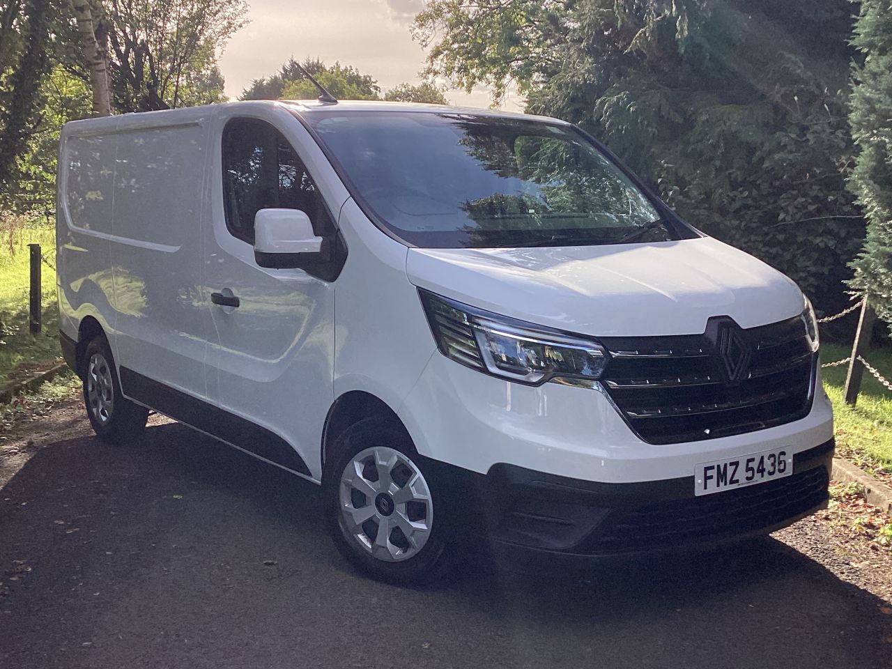 2024 RENAULT TRAFIC 2.0 dCi Blue SL30 Advance Panel Van 5dr Diesel Manual L1 H1 Euro 6 (s/s) (1 - vehicle photo 3 for sale on PureCar