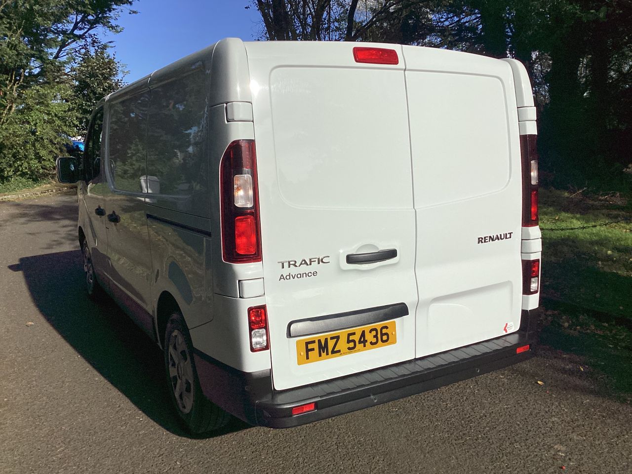 2024 RENAULT TRAFIC 2.0 dCi Blue SL30 Advance Panel Van 5dr Diesel Manual L1 H1 Euro 6 (s/s) (1 - vehicle photo 10 for sale on PureCar