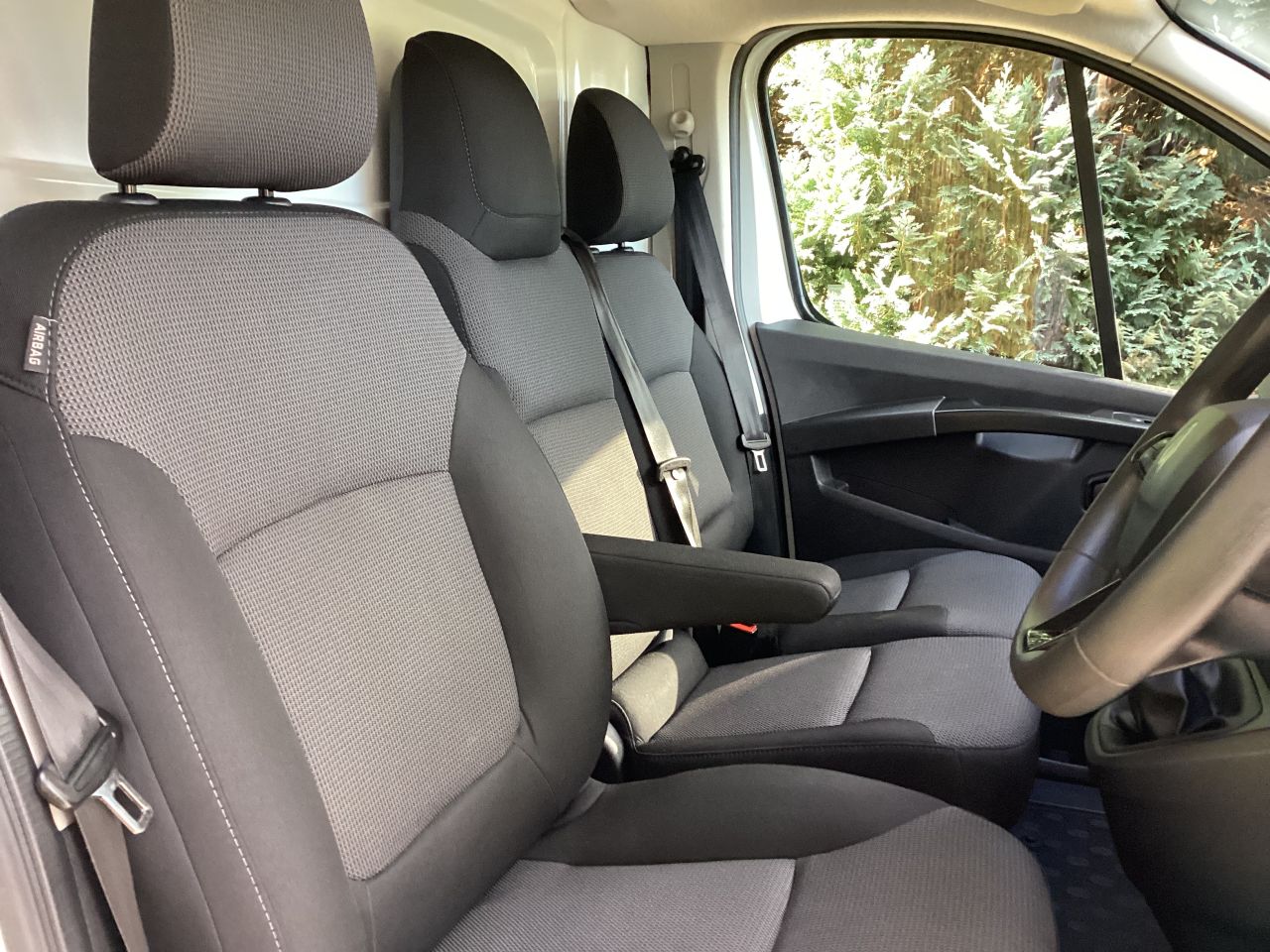 2024 RENAULT TRAFIC 2.0 dCi Blue SL30 Advance Panel Van 5dr Diesel Manual L1 H1 Euro 6 (s/s) (1 - vehicle photo 14 for sale on PureCar