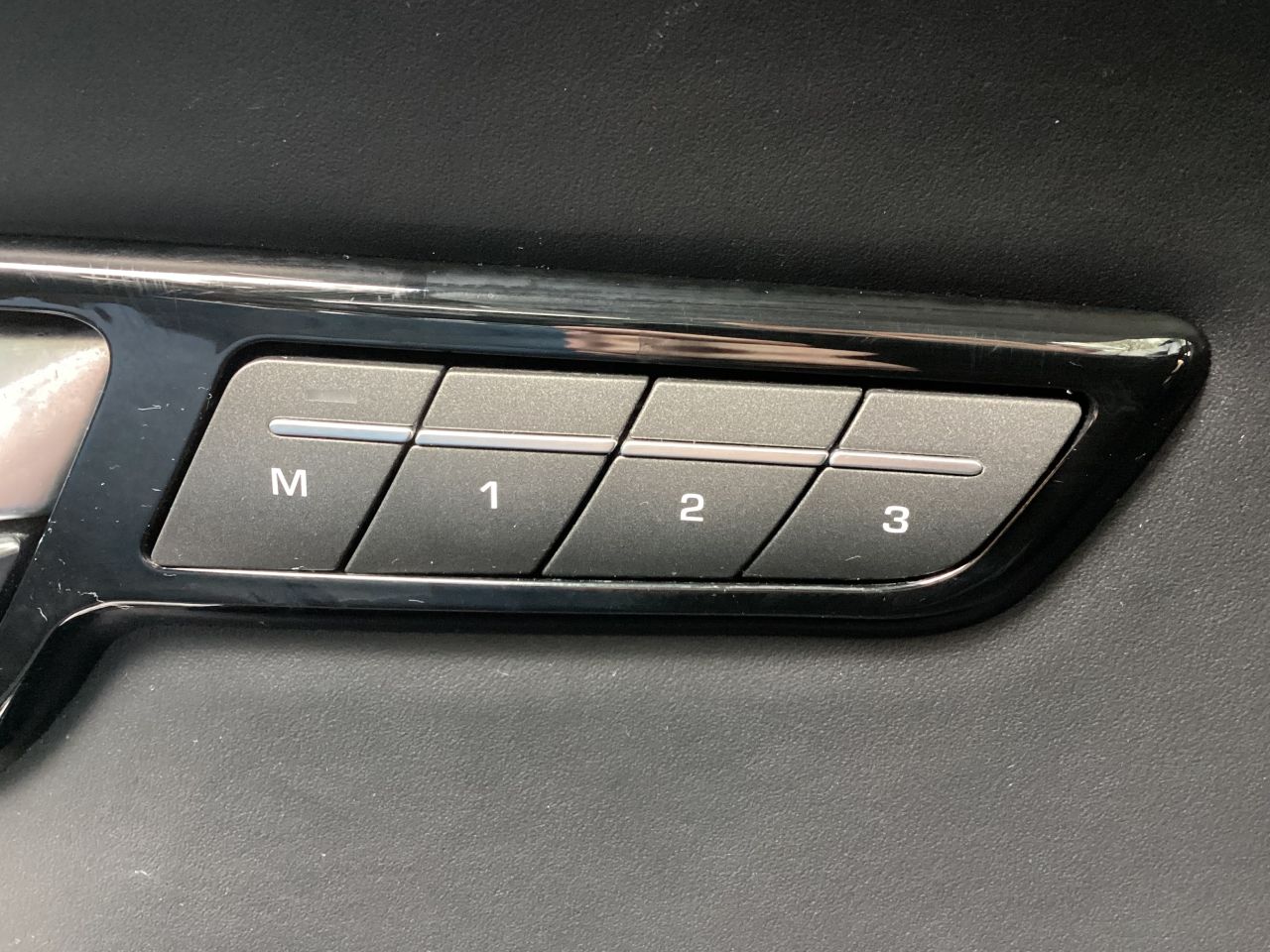 2015 LAND ROVER RANGE ROVER EVOQUE 2.0 TD4 HSE Dynamic Lux SUV 5dr Diesel Auto 4WD Euro 6 (s/s) (180 ps) - vehicle photo 28 for sale on PureCar
