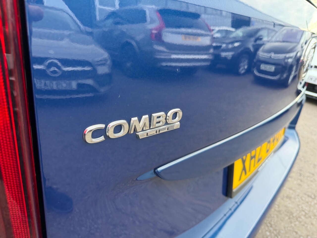 2020 VAUXHALL COMBO LIFE 1.5 Turbo D BlueInjection Energy MPV 5dr Diesel Manual Euro 6 (s/s) (7 Seat - vehicle photo 15 for sale on PureCar