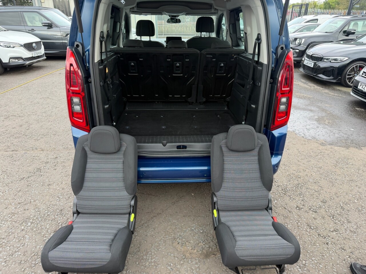 2020 VAUXHALL COMBO LIFE 1.5 Turbo D BlueInjection Energy MPV 5dr Diesel Manual Euro 6 (s/s) (7 Seat - vehicle photo 18 for sale on PureCar