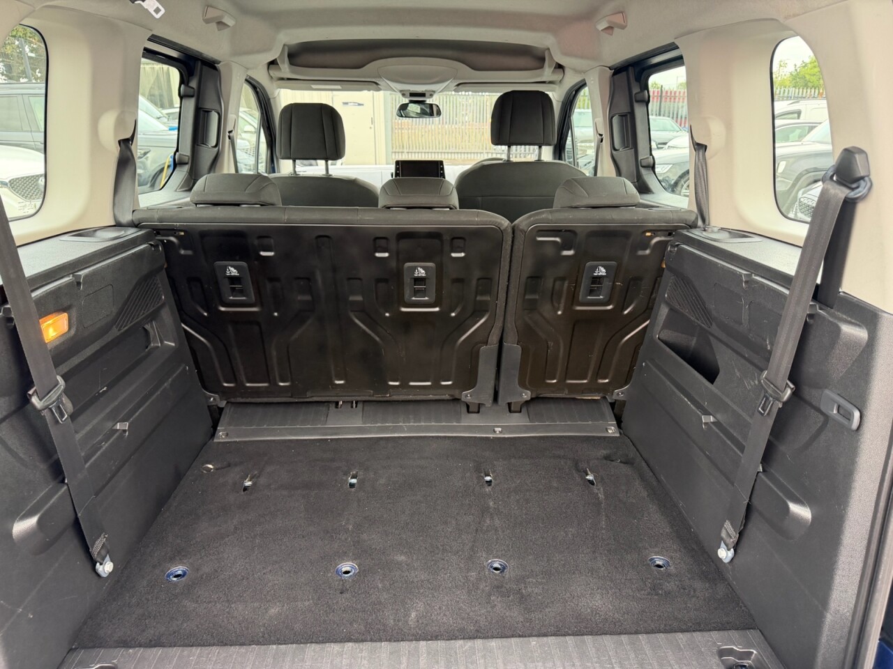 2020 VAUXHALL COMBO LIFE 1.5 Turbo D BlueInjection Energy MPV 5dr Diesel Manual Euro 6 (s/s) (7 Seat - vehicle photo 19 for sale on PureCar